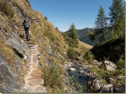 sul sentiero dopo il guado del Rio del Castello...