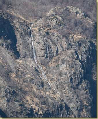 il rio che scende dalla zona di Casl&ugrave;...