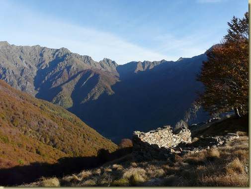 panorama da Leciuri verso la Val Pogallo