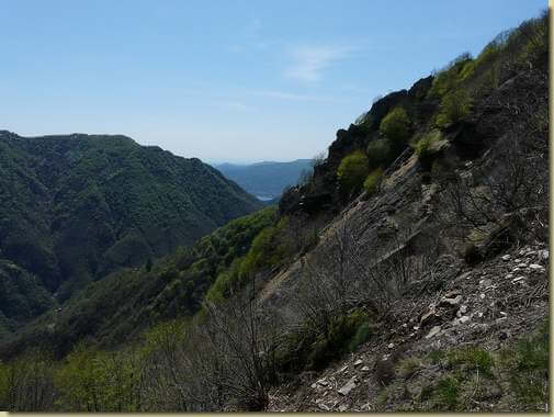 il dirupato versante della Val Gana