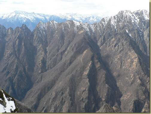 Bocchetta di Lavattel (a sinistra), e la Val Piana 