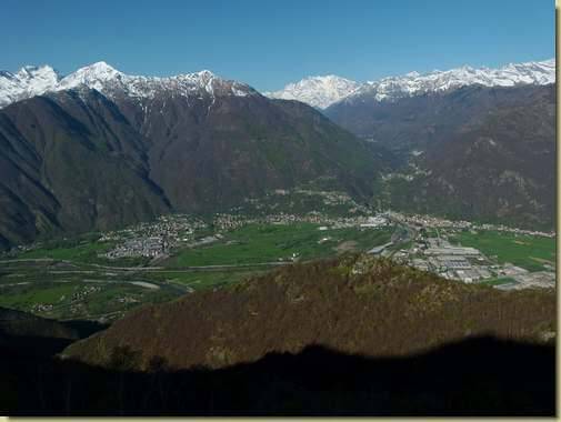 sullo sfondo il Monte Rosa...