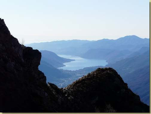 vista sul Lago d'Orta [teleobiettivo] 