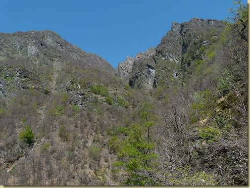 Val Figh&egrave;ra, a sinistra la Piana del T&uuml;ri...