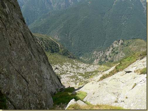 il canale dove passa il percorso che dalla Marona scende a Pian di Boit passando dall'Alpe Aur&agrave;