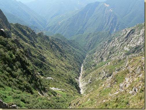la Val Marona vista dal sentiero che scende dalla cima...