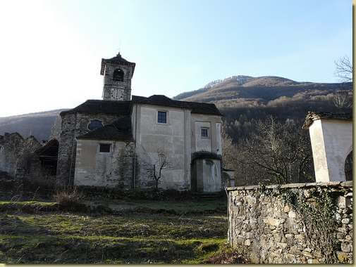 Chiesa e cimitero di Marone 