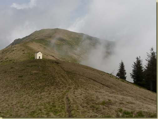 sul fondo, il Todano 