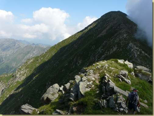 il Monte Zeda, a sinistra il versante ovest della montagna traversato in questo giro... 