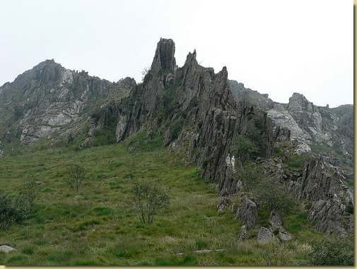 cresta rocciosa presso l'Alpin...