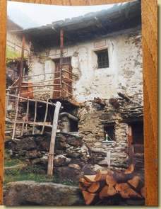 a Biogno nel 1990 (gli affreschi di questa casa ora sono scomparsi...)