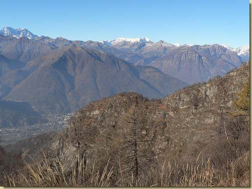 in primo piano, il Mopi... 