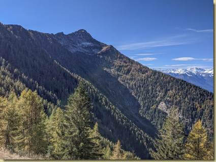 la lineare cresta nord del Pizzo Ragno...