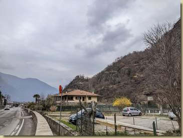 a Vogogna, al centro la selletta nei pressi di Tassera...