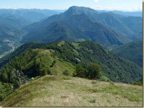 la dorsale che scende verso la Cappella del Crup...