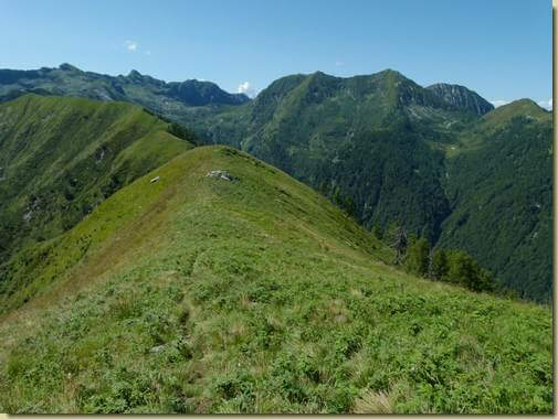 la dorsale che prosegue verso La Forcola...