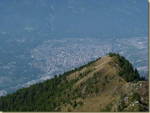 vista verso Domodossola dalla cima...