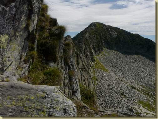 la rocciosa cresta nord del Tignolino 