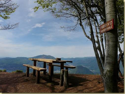 panchine sulla cima del Todum...