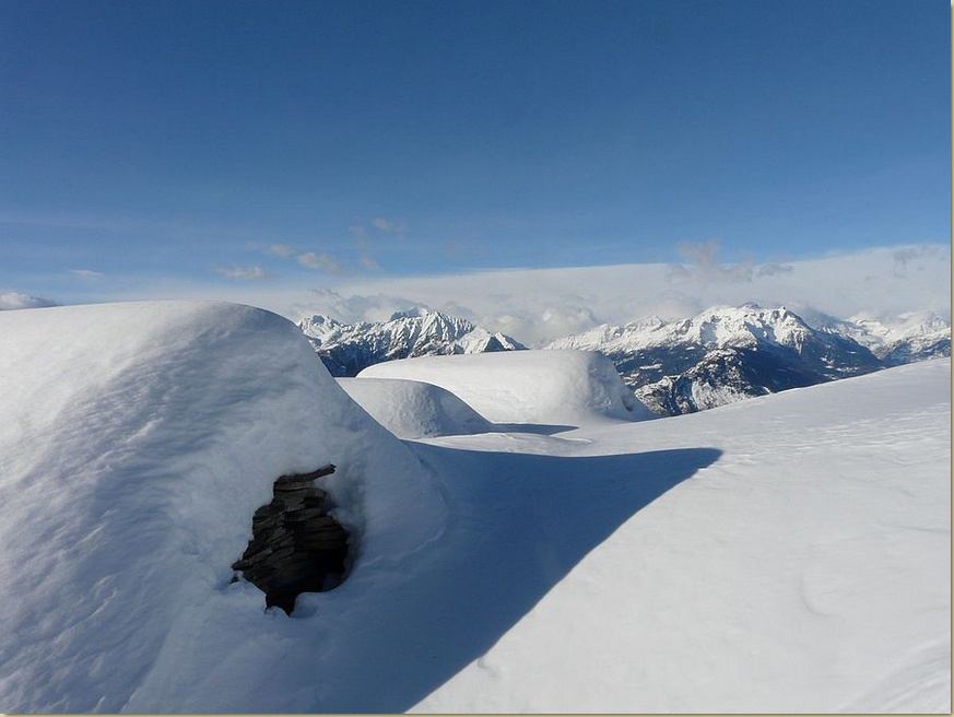 all'Alpe Noccola sommersa dalla neve......