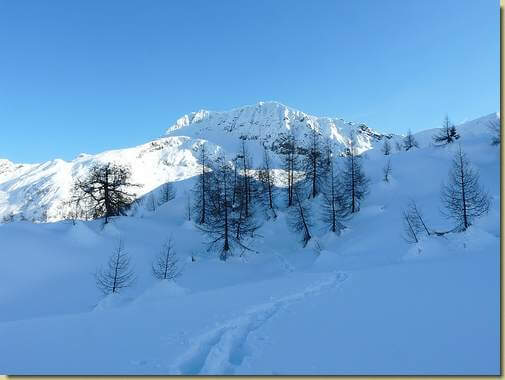 sullo sfondo il Togano 