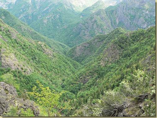 Val Serena, a destra la Cima Loviga