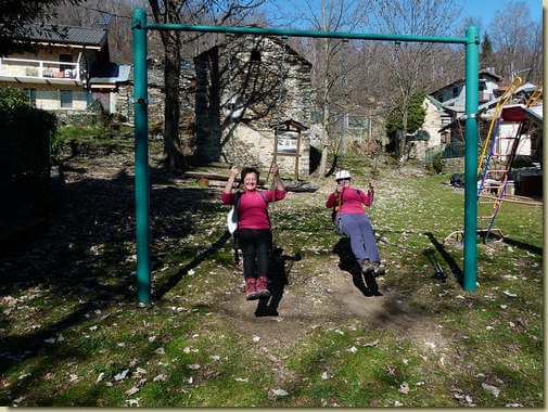 sull'altalena a Rugno...